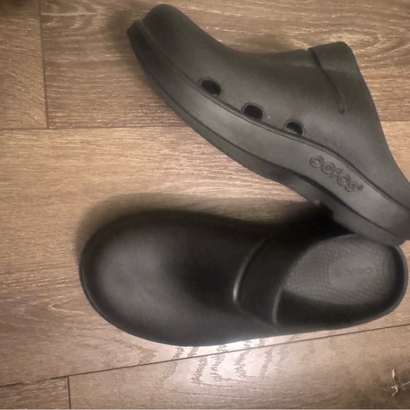 OOFOS OOcloog Clog - Women's size 38 Black - Picture 3 of 5